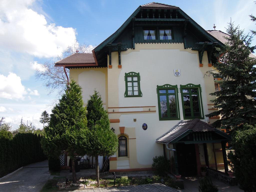Zamok U Grofa Hotel Nitra Bagian luar foto